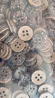Buttons - 22